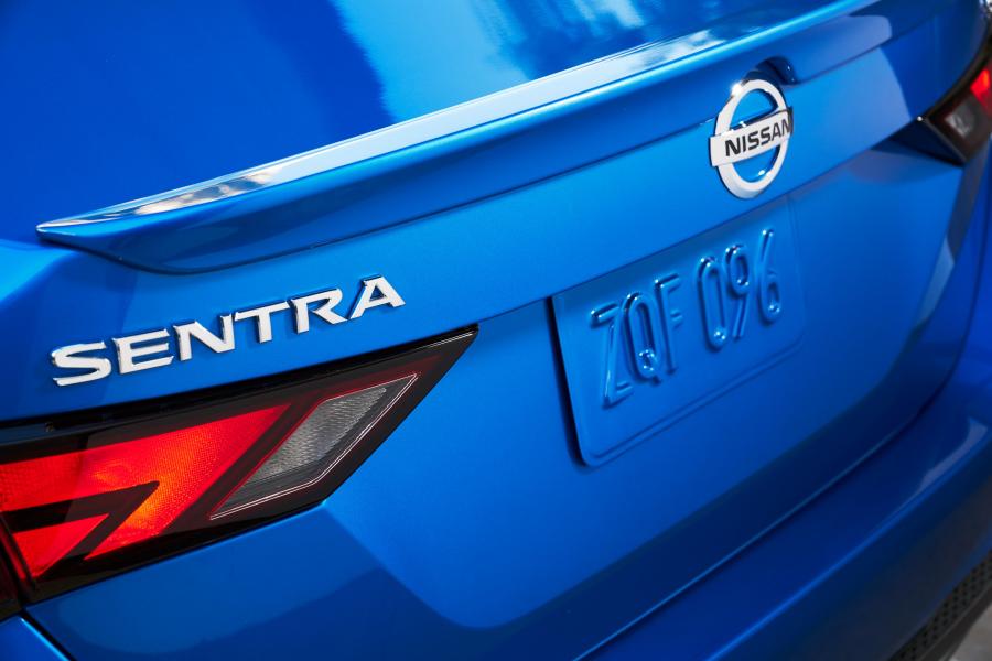 Логотип Nissan Sentra SR 2020 года  (NA) (фото 14 из 51)